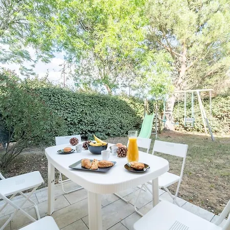 Spacieuse Dans Avec Piscine Et Bbq